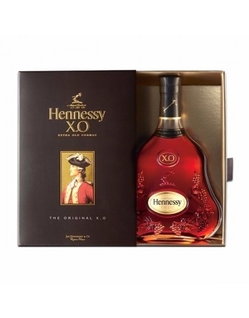 Hennessy X.O with case